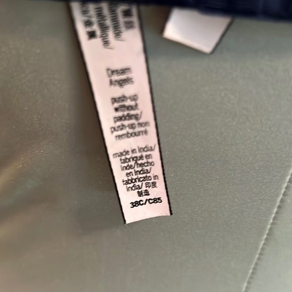 😺 Dark Blue and Silver Bra By Victoria’s Secret like new it is a 38C - Picture 2 of 2